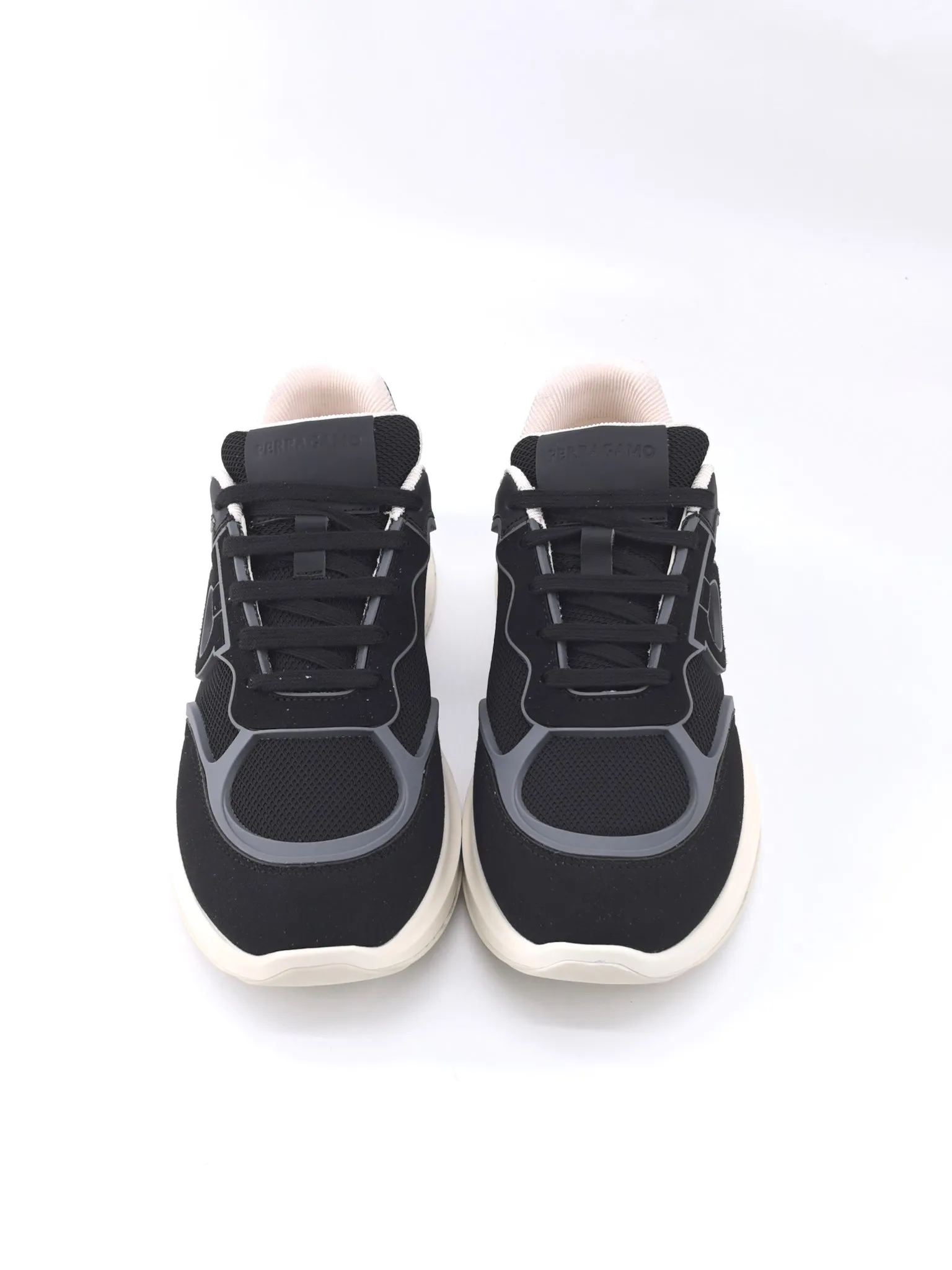 [Ferragamo] Top P: 740💰 Size: 39~44 (38 45 custom-made, non-refundable) 2025 Ferragamo men's new casual sports shoes, sports fashion charm, classic matching colors, elegant style and casual charm complement each other, showing urban fashion style. Rich colors interweave with modern charm, and simple lines outline the silhouette of the bag, interpreting casual aesthetics. Imported calfskin + first layer suede + TPU outsole